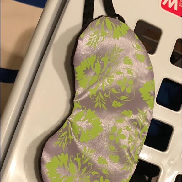 Bath items - Picture 3 of 3